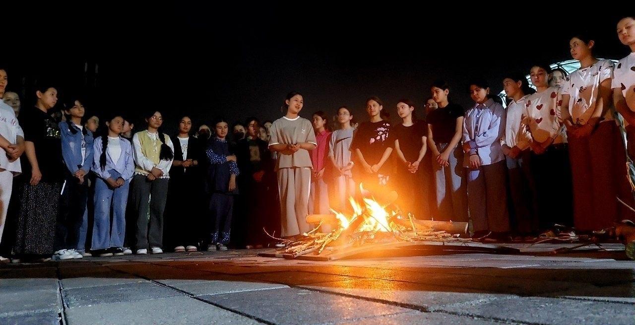 Muhammad Yusuf nomidagi ijod maktabida O‘zbekiston xalq shoiri Muhammad Yusuf tavalludining 72 yilligi munosabati bilan “So‘zga jon bergan shoir” nomli olov alangasi bag‘rida kechki mushoira o‘tkazildi.
