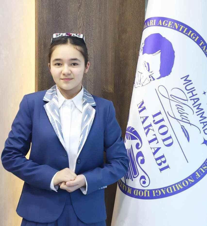 Muhammad Yusuf nomidagi ijod maktabining 11-sinf o‘quvchisi Jasmina Komilovaning “Olisdan xabar” nomli birinchi kitobi 2000 nusxada nashr qilindi.